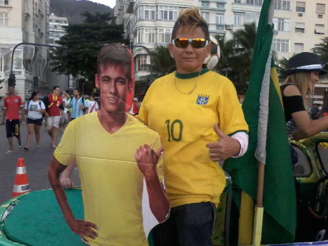 A dupla As Bofinhas homenageiam o camisa 10 da Seleção da Copa, Neymar.