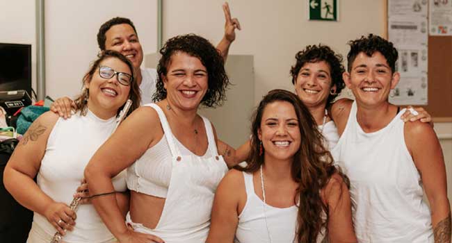Luara Oliveira e as Comadres homenageiam as mulheres sambistas em São Luiz do Paraitinga (Divulgação)