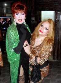 a Divina Paulette Goodar.