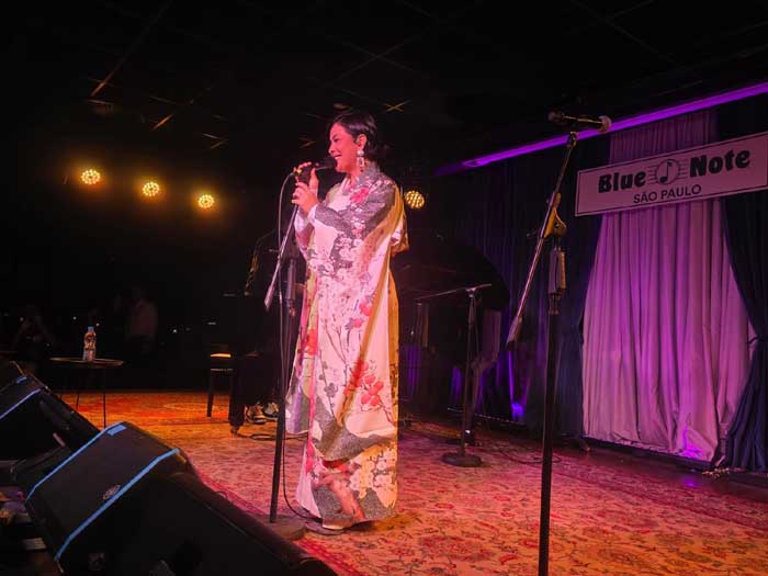 Lissa Martins - Eterna Rouge, no Blue Note São Paulo (Foto: Susan Sasaki)