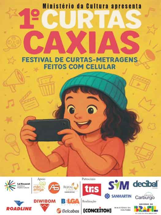 Uma criança gravando com celular