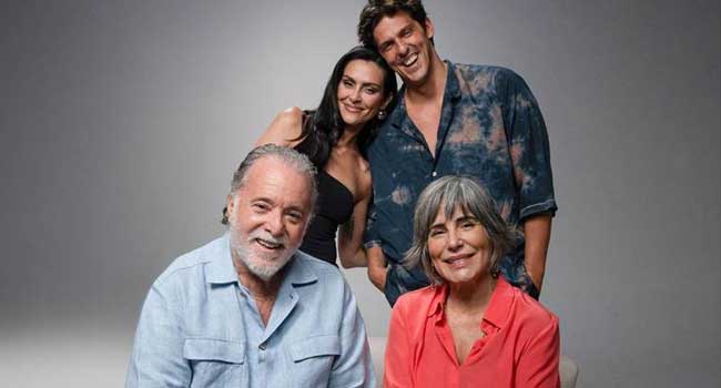 Tony Ramos, Glória Pires, Cleo Pires e Rafael Infante em 'Se Eu Fosse Você 3' (Divulgação)