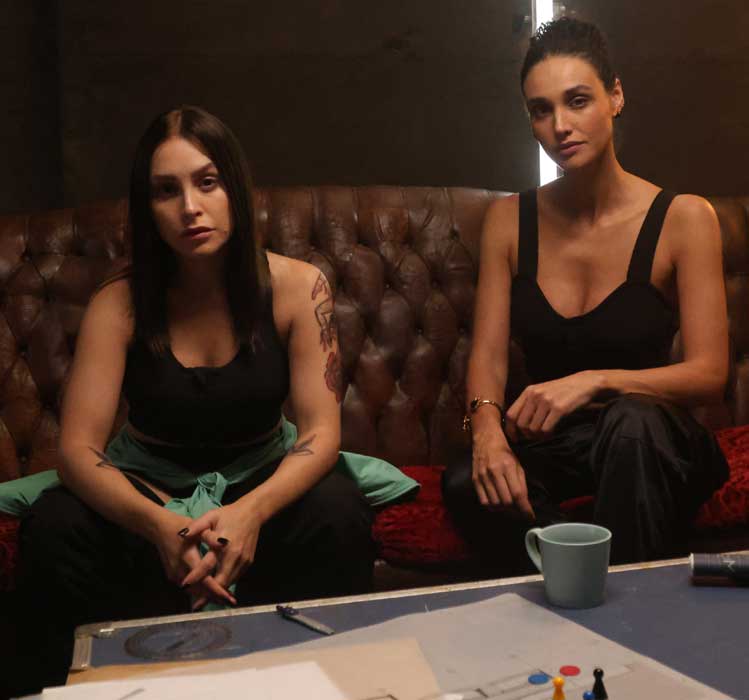 Carla Diaz e Débora Nascimento (Foto: Pretícia Jerônimo)