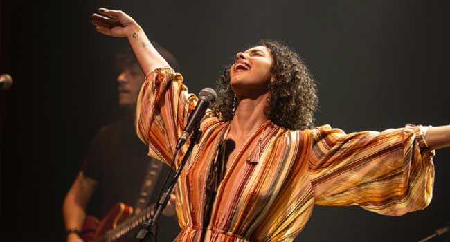 Clariá lança a primeira parte de álbum - o mini EP ''Uma Parte de Mim'' (Divulgação)