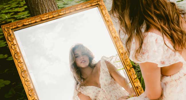 Julia Wheaton (Divulgação)