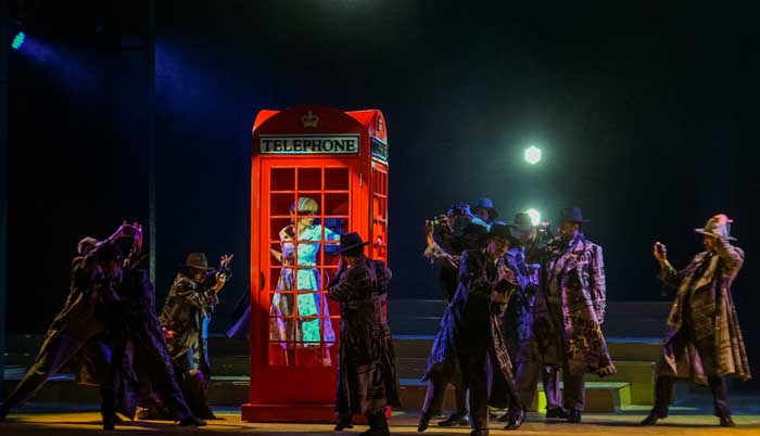 Sara Sarres em Diana - A Princesa do Povo (Foto Carlos Costa)