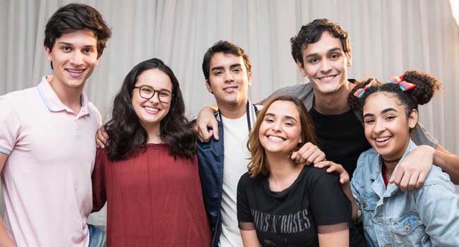 Felipe Coutinho, Helena Leal, Guilherme Wermecker, Matheus Faissal, Vitória Mota e Maju Tatagiba - Foto: Crica Richter 