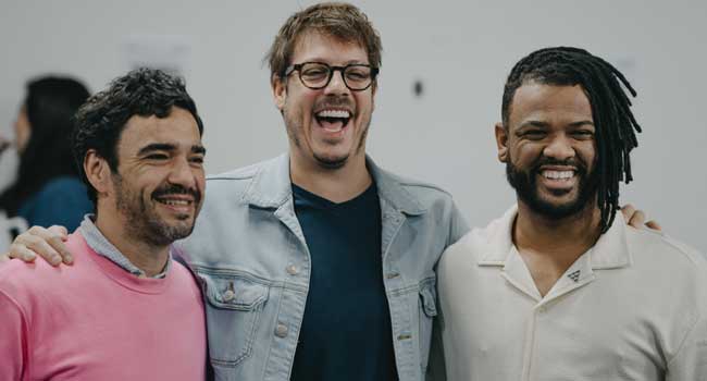 Fabio Porchat, Caio Blat e Rene Silva participam do Dia D Voluntariar com estudantes da rede pública (Foto: JA Rio de Janeiro)