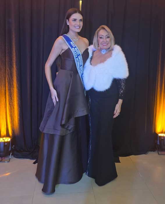 Isabela Pavanelli, Miss Mato Grosso Beleza Internacional 2026, e Lucy Regenold, Miss Brasil Maturidade 2025 e renomada filantropa no L’Apogée 2026 (Divulgação)